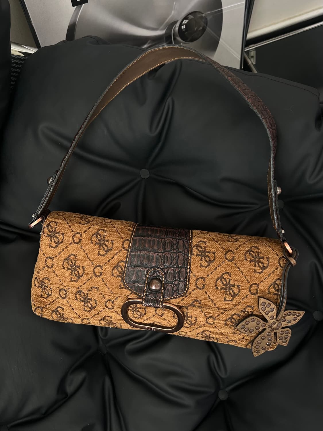 게스 Y2K 바게트백 상품이미지2