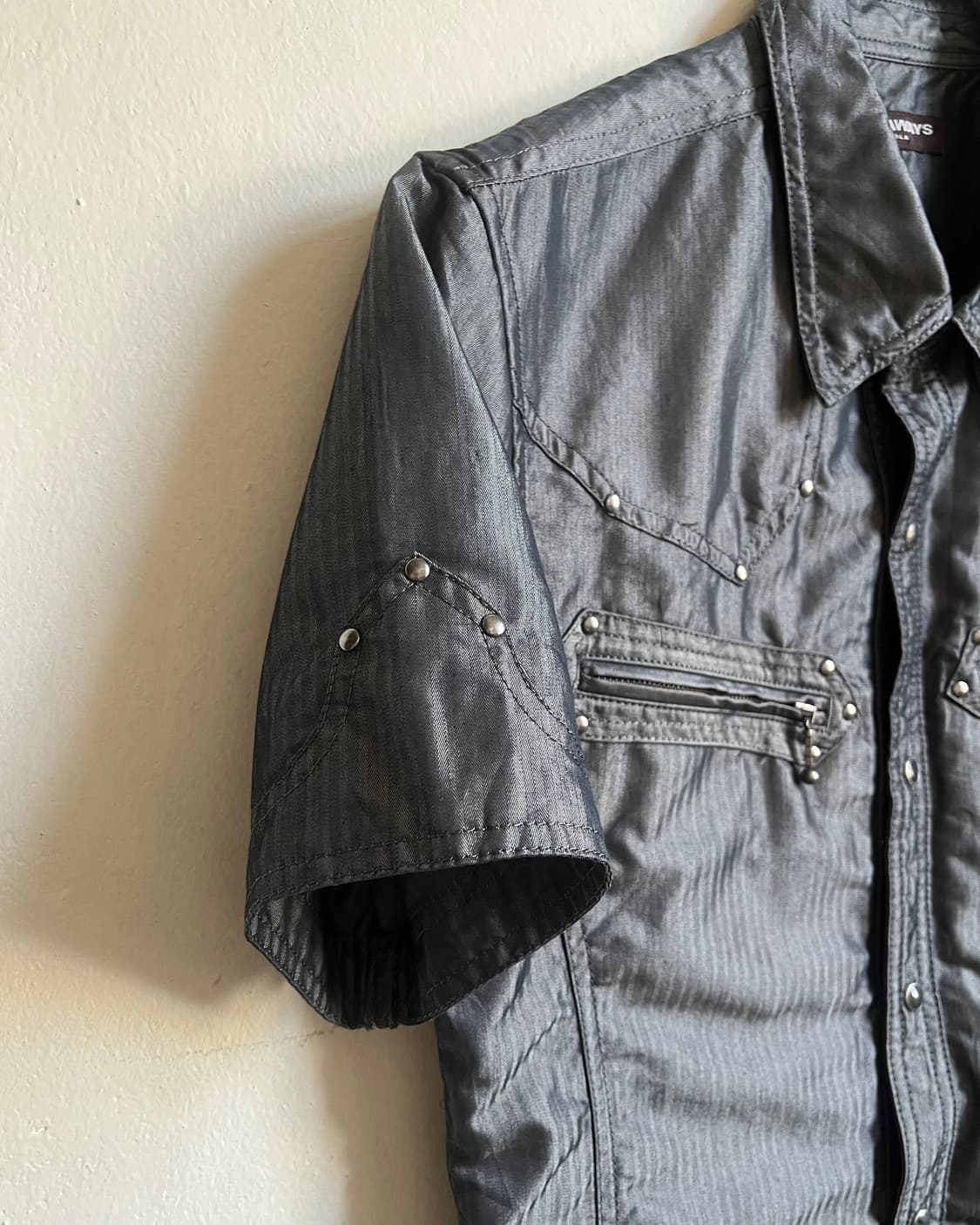 HIDEWAYS Japan Metallic Studed 1/2 Shirt 상품이미지6
