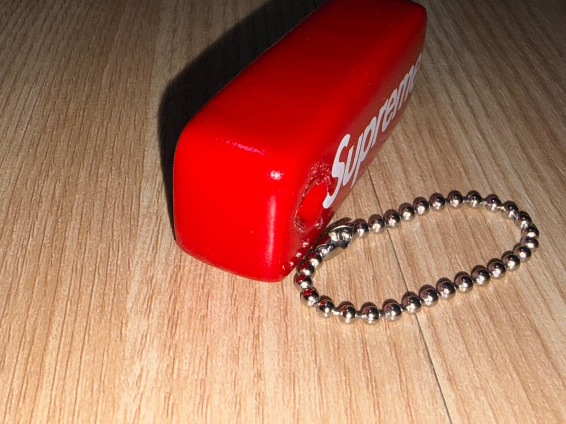 슈프림 플로팅 키링 레드컬러 상품이미지5