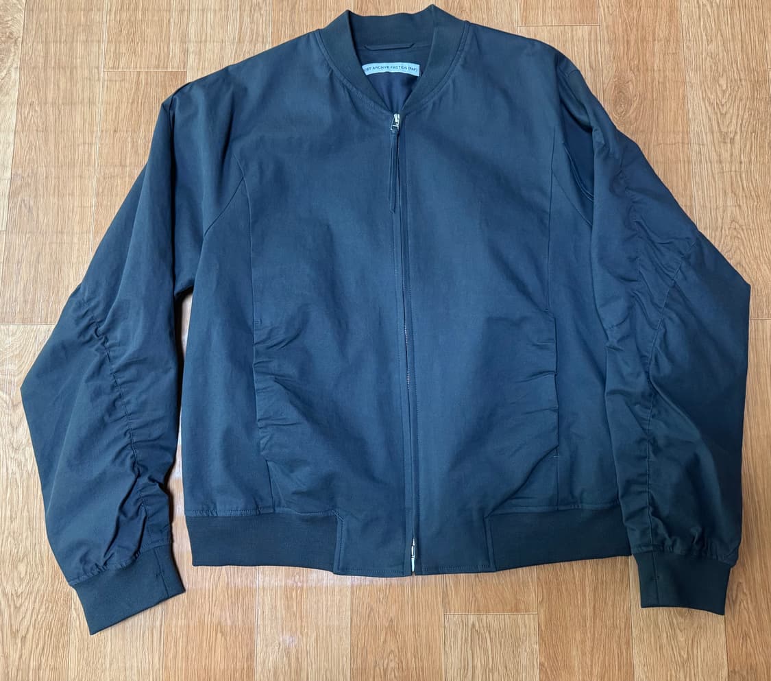 포스트 아카이브 팩션 파프 8.0+ 셔링 봄버 차콜 상품이미지2