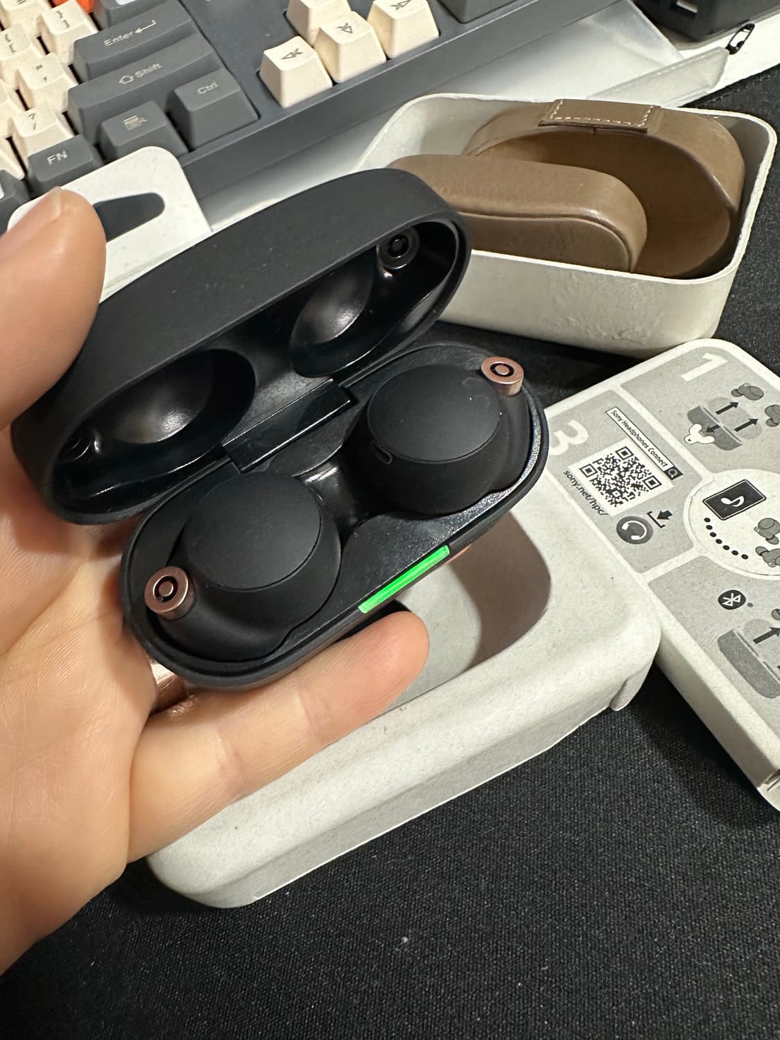 소니 WF-1000XM4 무선 이어폰 블랙 + 케이스 노이즈캔슬링 상품이미지4