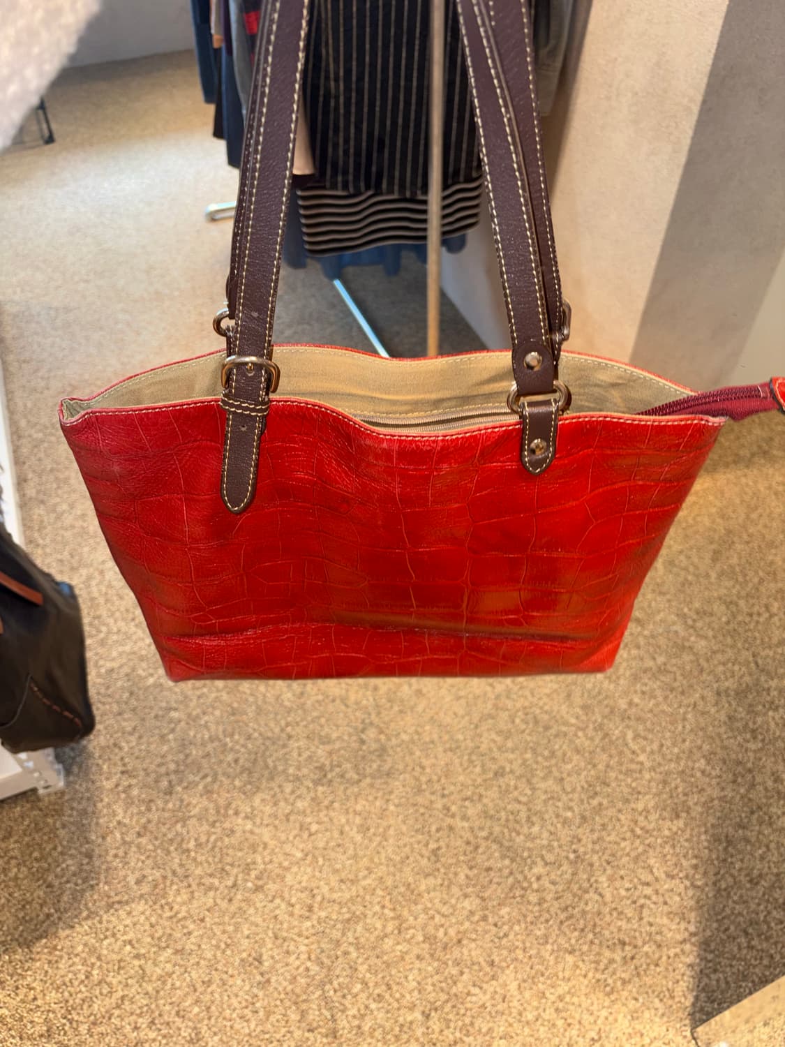 Crimson croc bag 상품이미지1