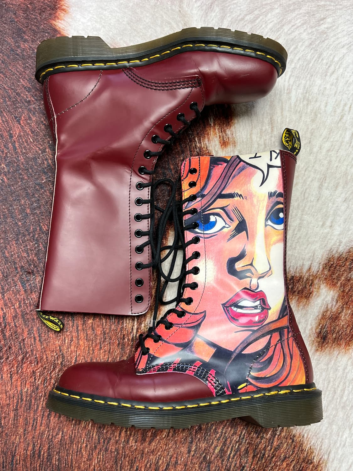 [UK7] 닥터마틴 MIE 14홀 체리레드 아트워크 부츠  상품이미지1