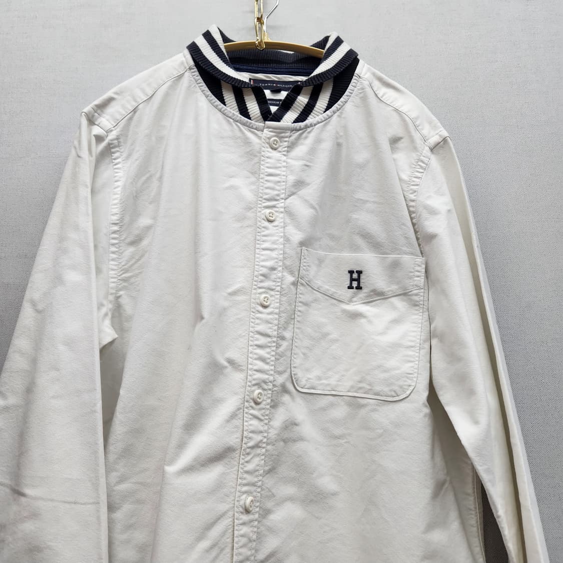 타미힐피거 밴드카라 디테일 배색 원포켓 셔츠M(L) 상품이미지2
