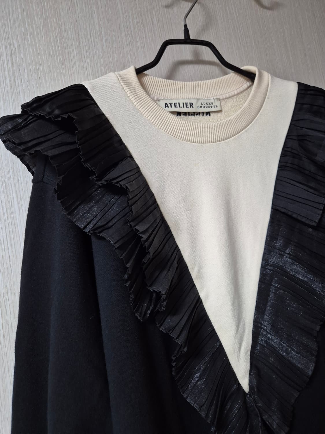 (20년) 럭키슈에뜨 아뜰리에 프릴 맨투맨 원피스 38 상품이미지3