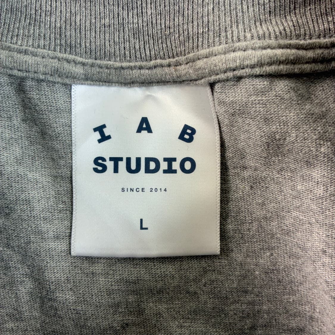IAB studio  아이앱 스튜디오 스펠아웃 그레이 반팔 티셔츠  상품이미지5