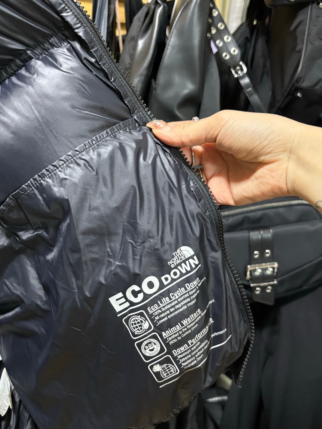 노스페이스 화이트 라벨 노벨티 눕시 다운 자켓 SP 리얼 블랙 상품이미지6