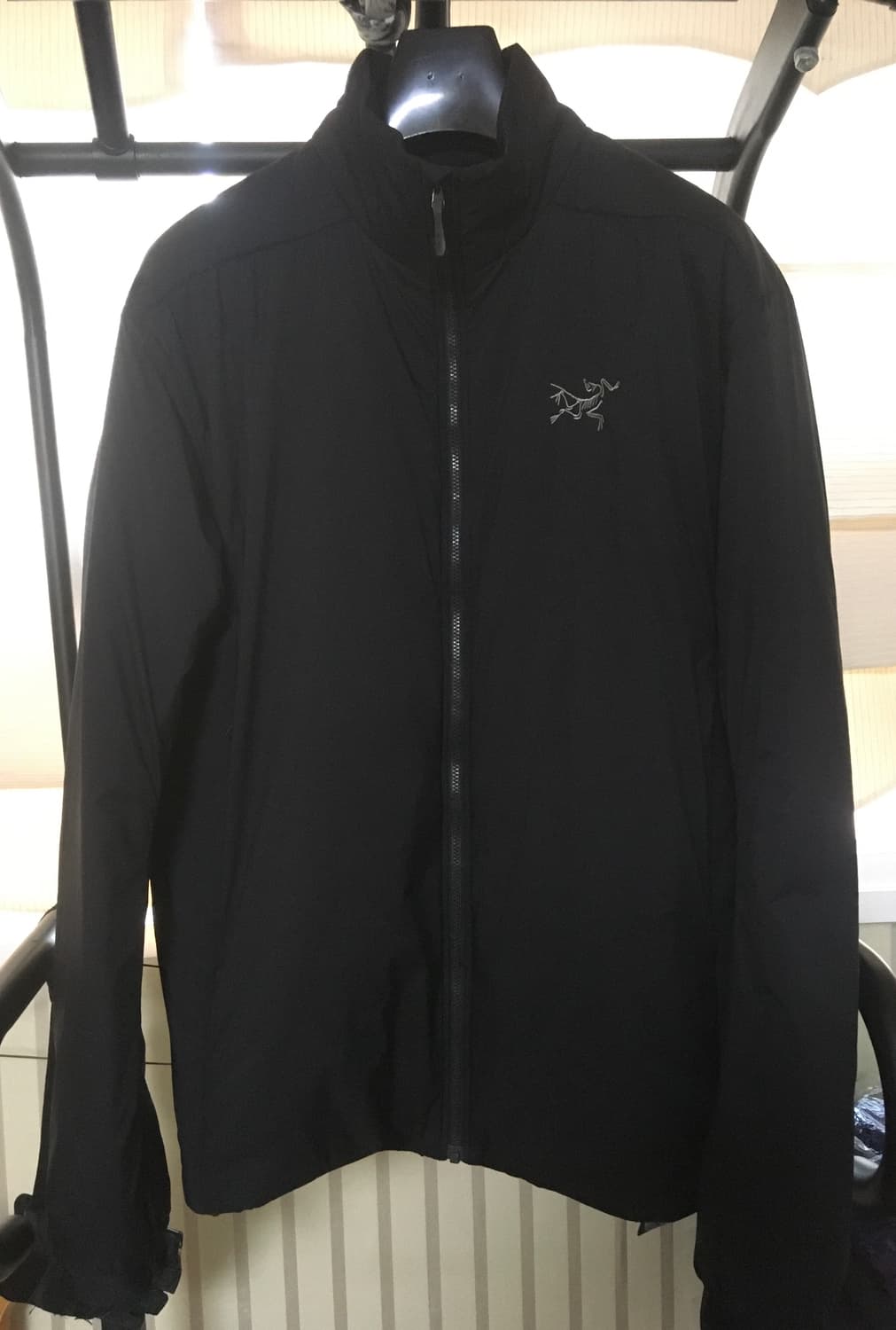 아크테릭스 FW25 아톰SV 자켓 블랙 판매합니다  상품이미지3