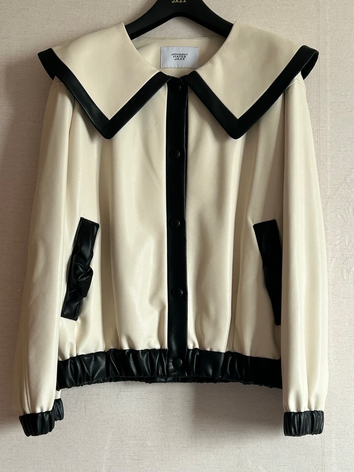 쟈니헤잇재즈 에코 레더 점퍼 아이보리 [임수향, 박하선 착용] 상품이미지6