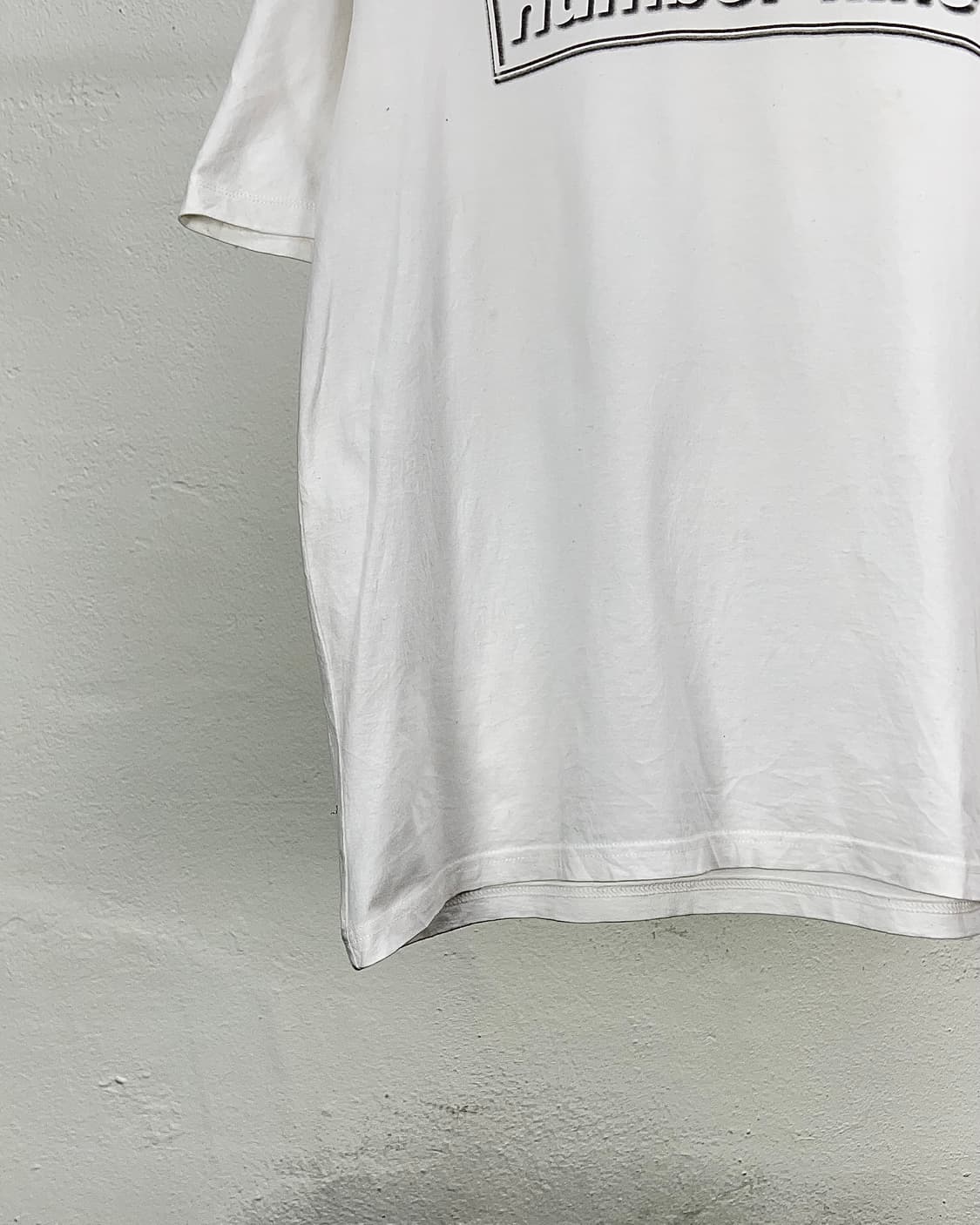 넘버나인 화이트 박스 라인 로고 티셔츠 상품이미지4