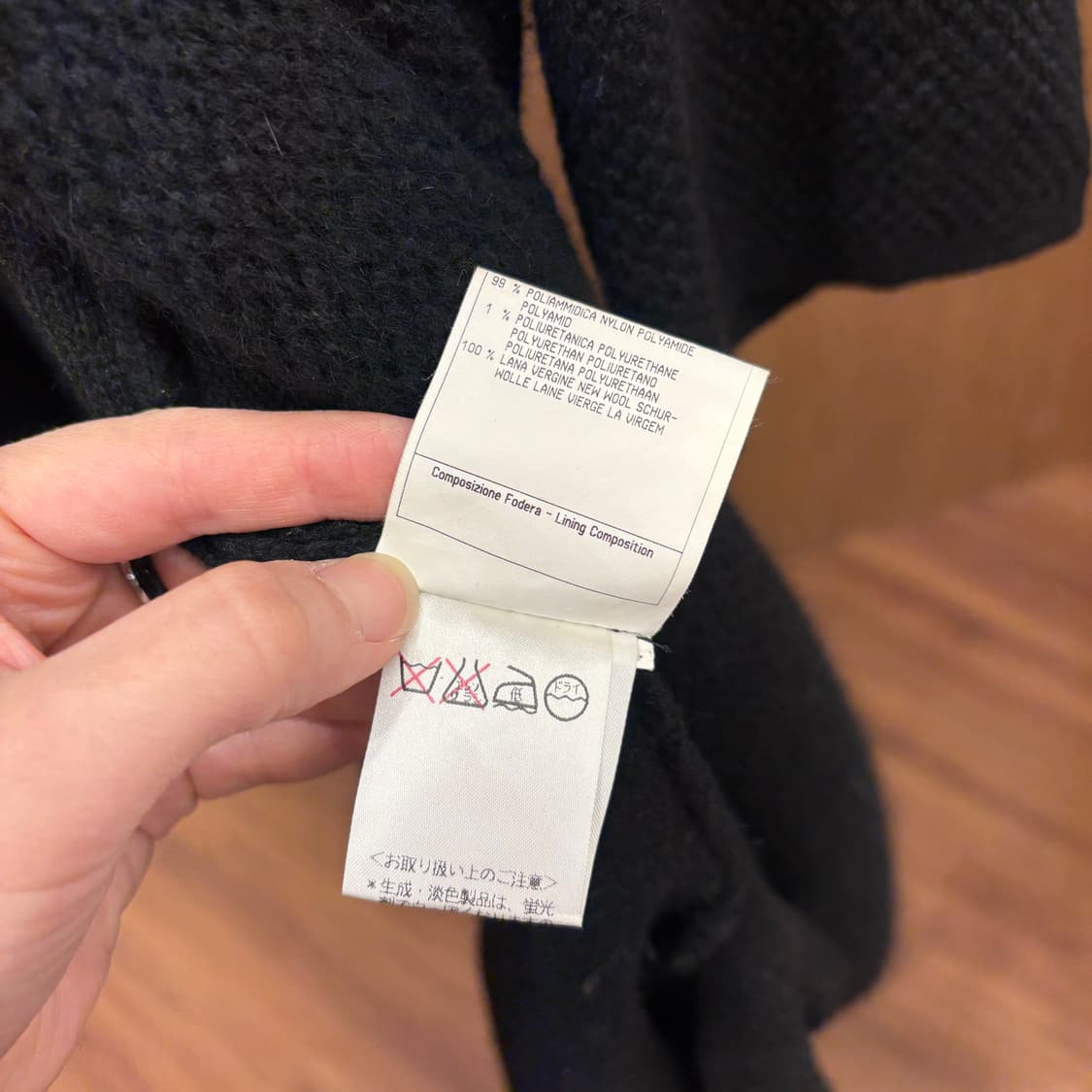 막스마라 A라인 7부 오픈형 니트 코트 그레이 퍼 카라 포켓 디테일 블랙 상품이미지9