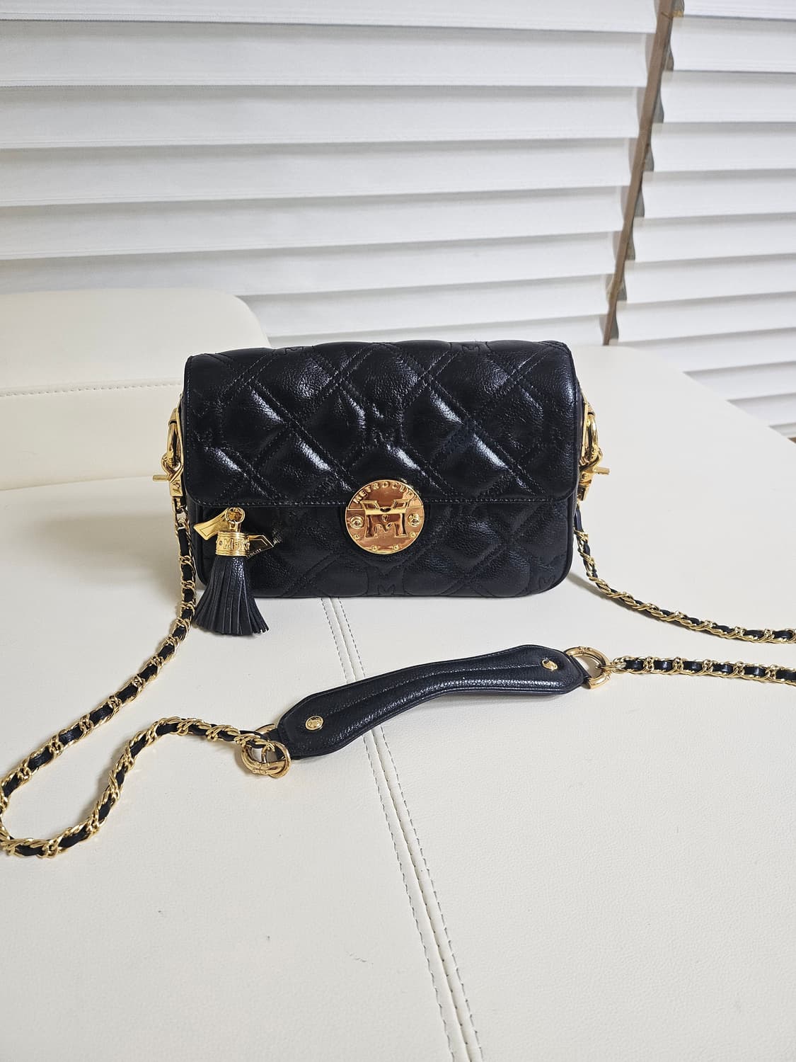 메트로시티 정품 크로스백  상품이미지1