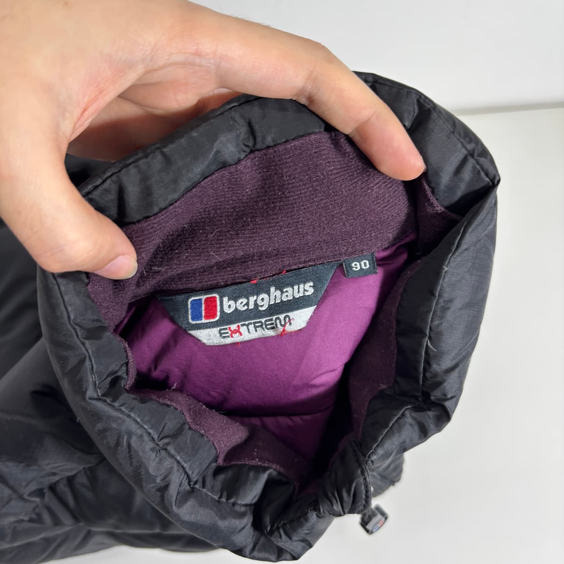 우먼M 버그하우스 블랙 구스다운 경량패딩 상품이미지4