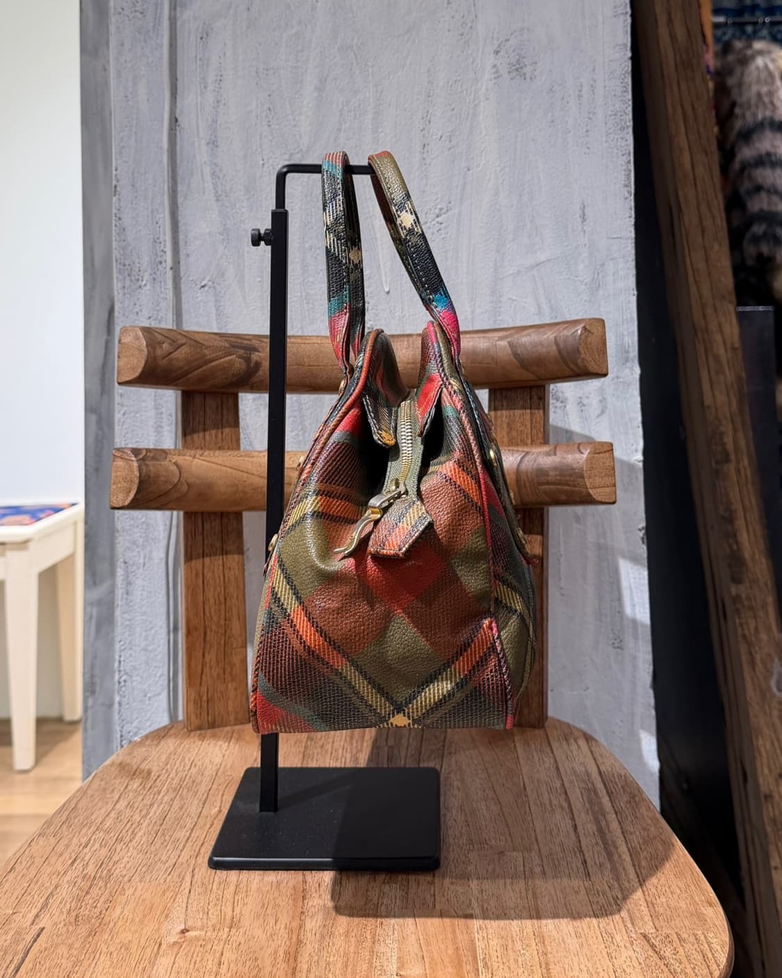 비비안웨스트우드 멀티컬러 타탄체크 패턴 토트백 상품이미지3