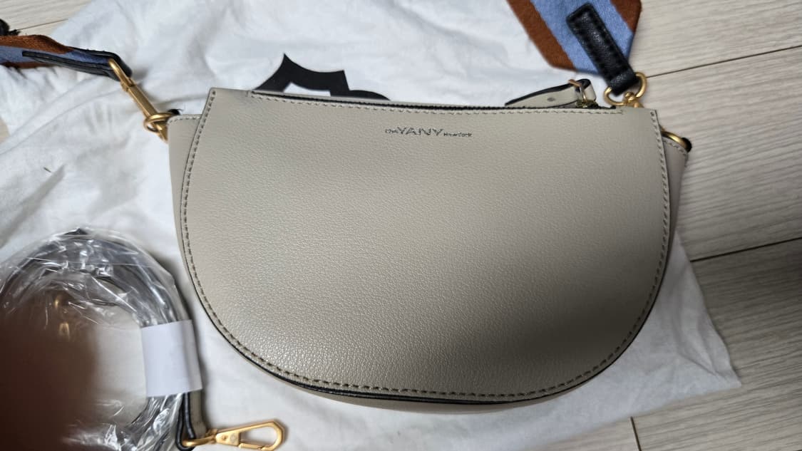 새상품)오야니 로티 새들 크로스백 상품이미지3