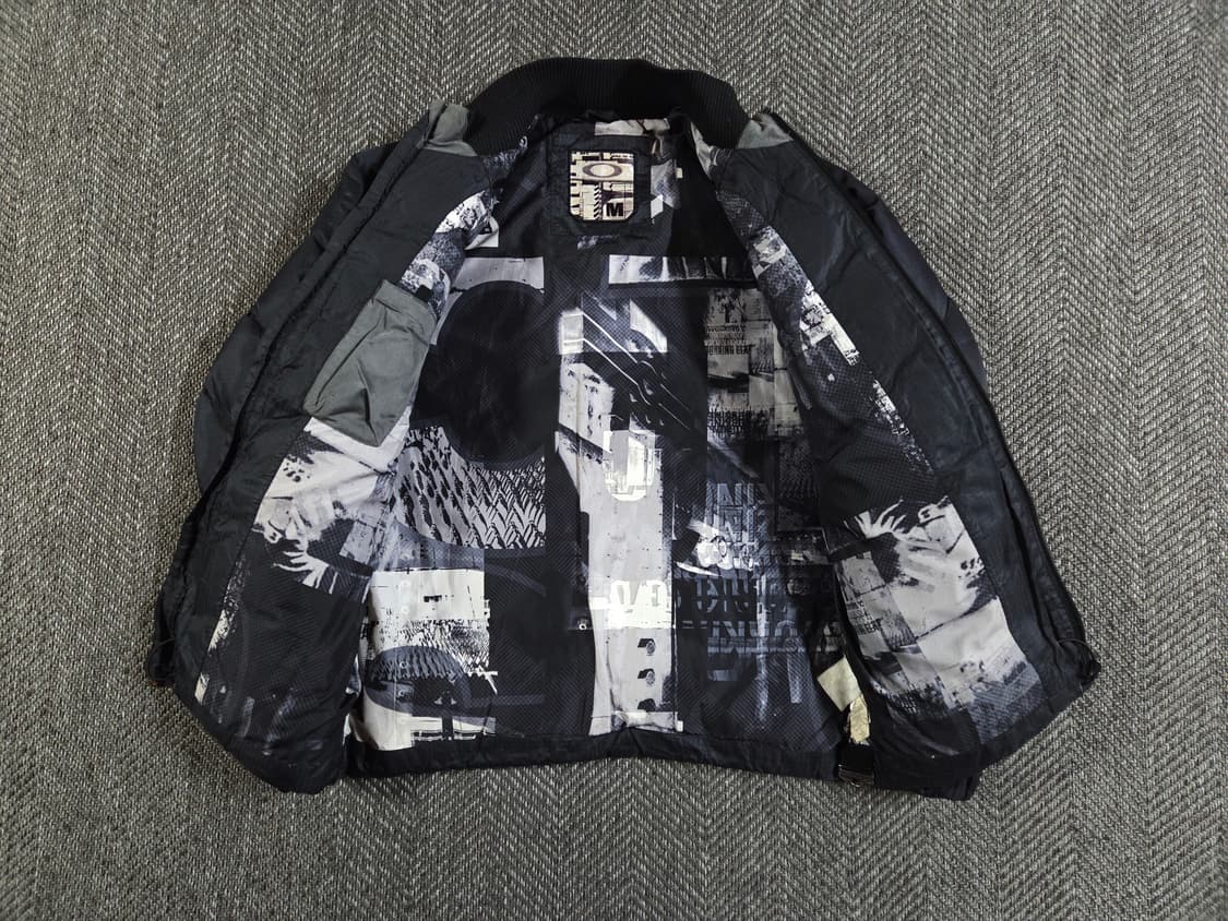 오클리 00s 블랙 로고 덕다운 패딩
 상품이미지3