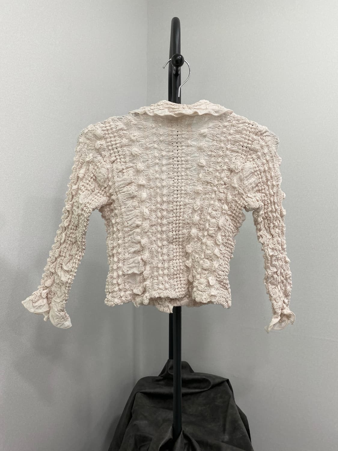 Crinkle-Texture Ruffle Detail Blouse 상품이미지4