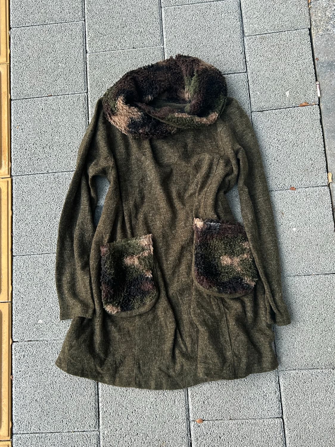 2000s JPN 모리걸 니혼진 카키 밀리터리 부클 니트 상품이미지2