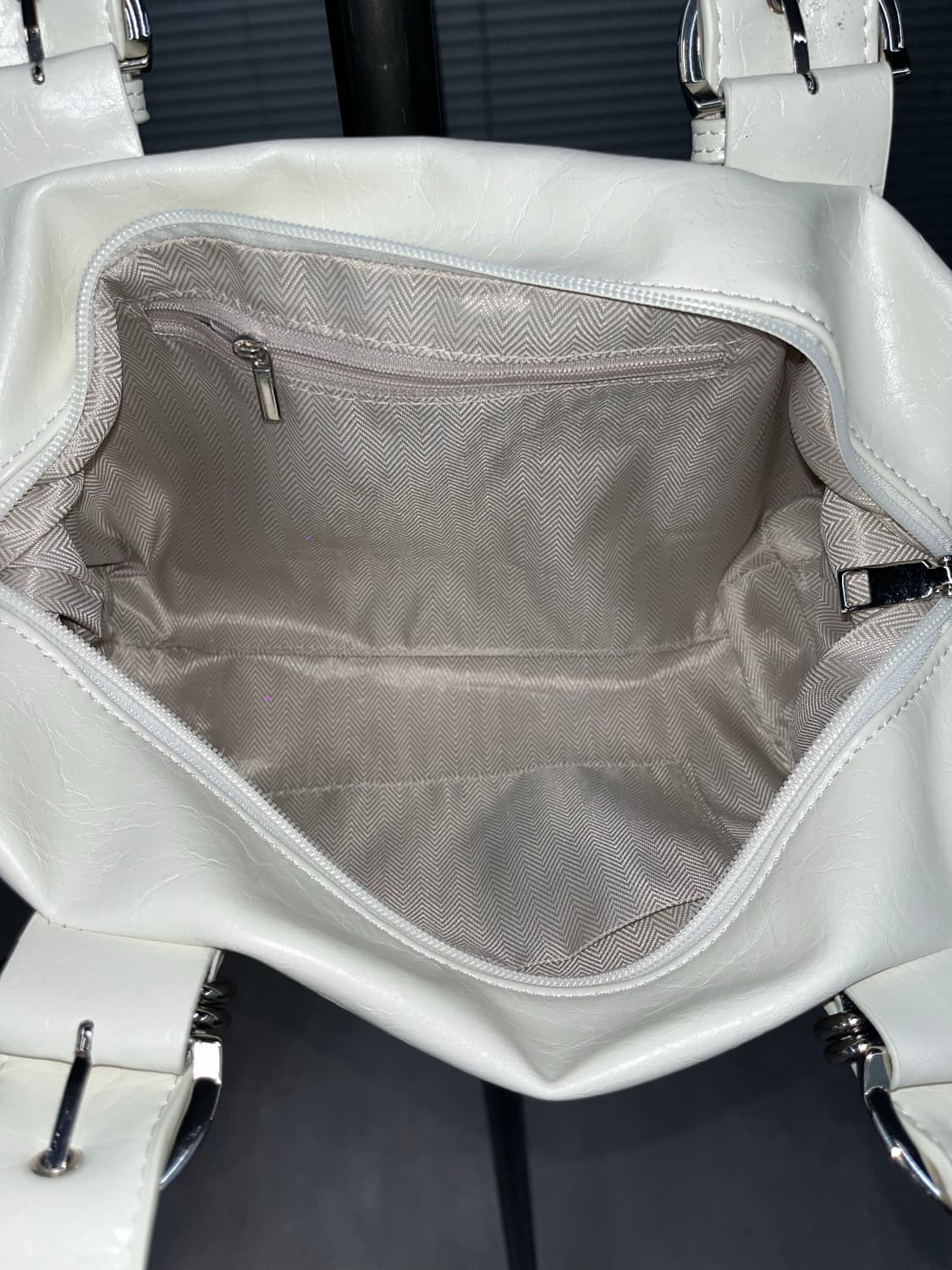 Vintage White Leather Shoulder bag 상품이미지10