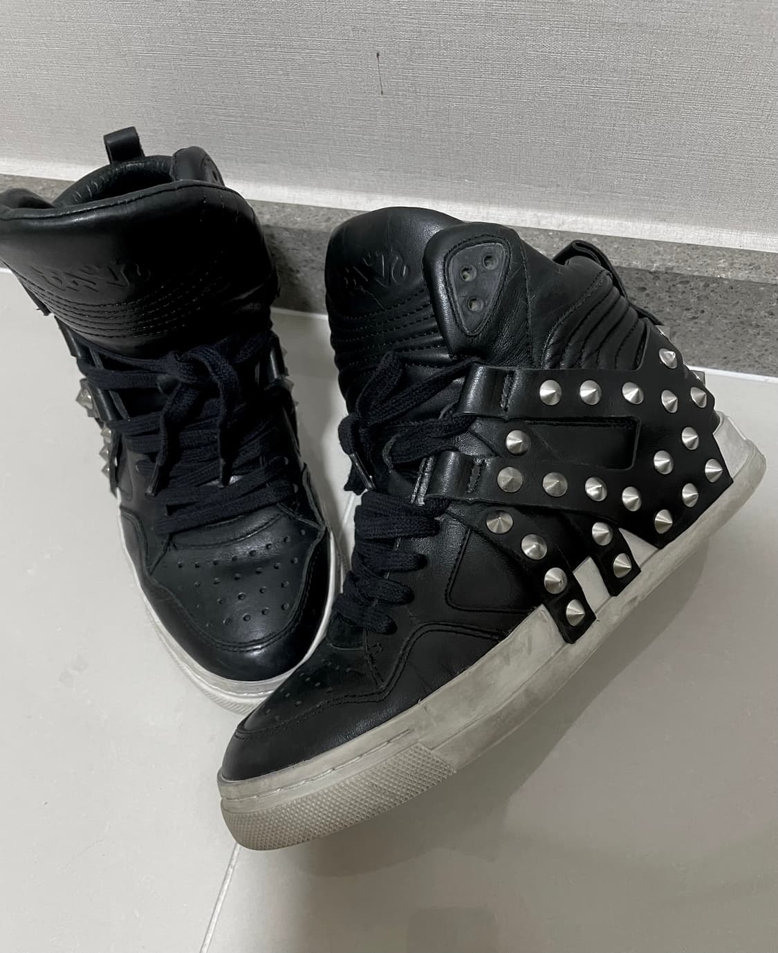 Ash enjoy nappa 하이탑 웨지 스터드 스니커즈 상품이미지1