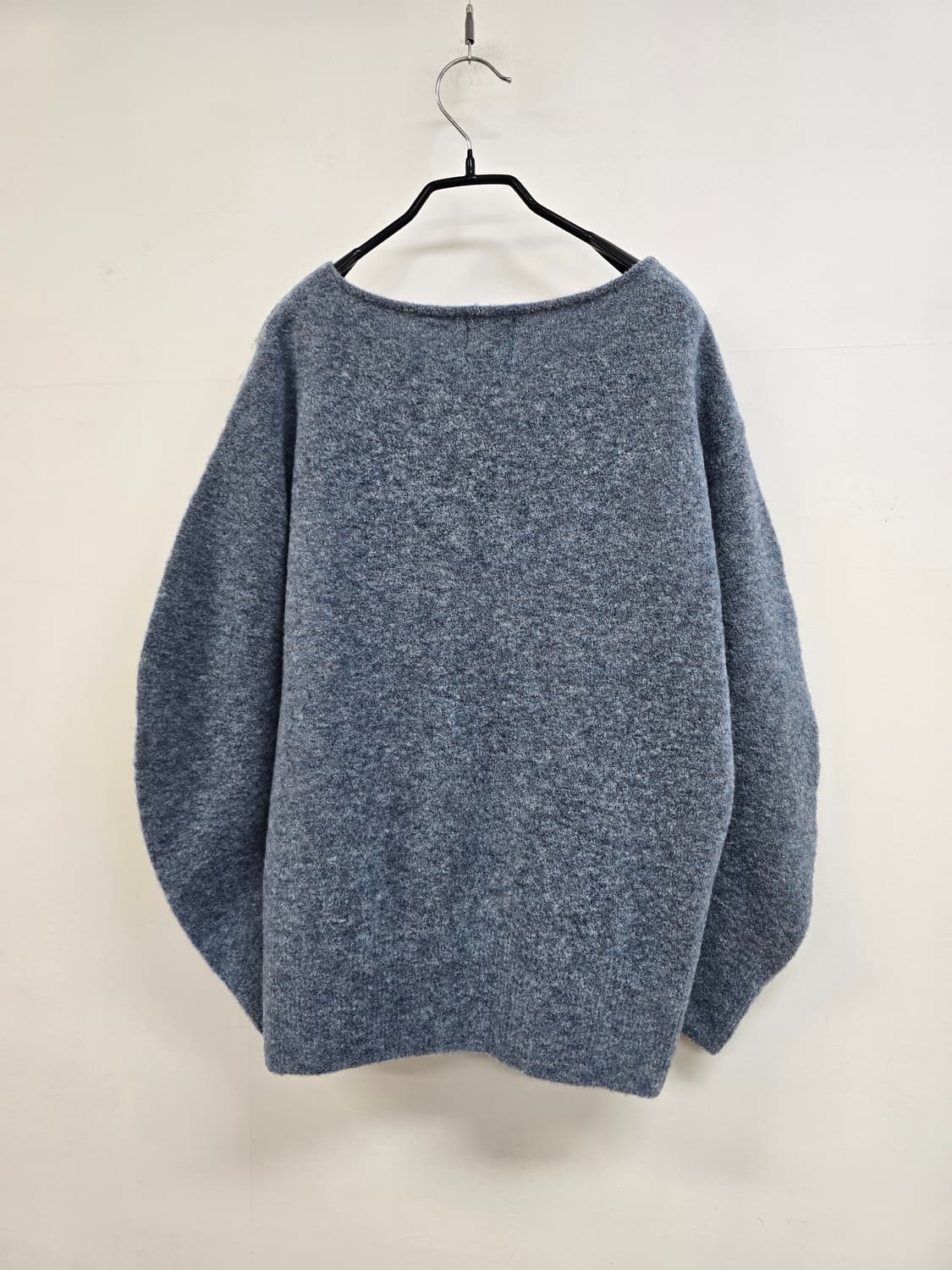 구호 하트넥라인 루즈핏 니트 상품이미지7