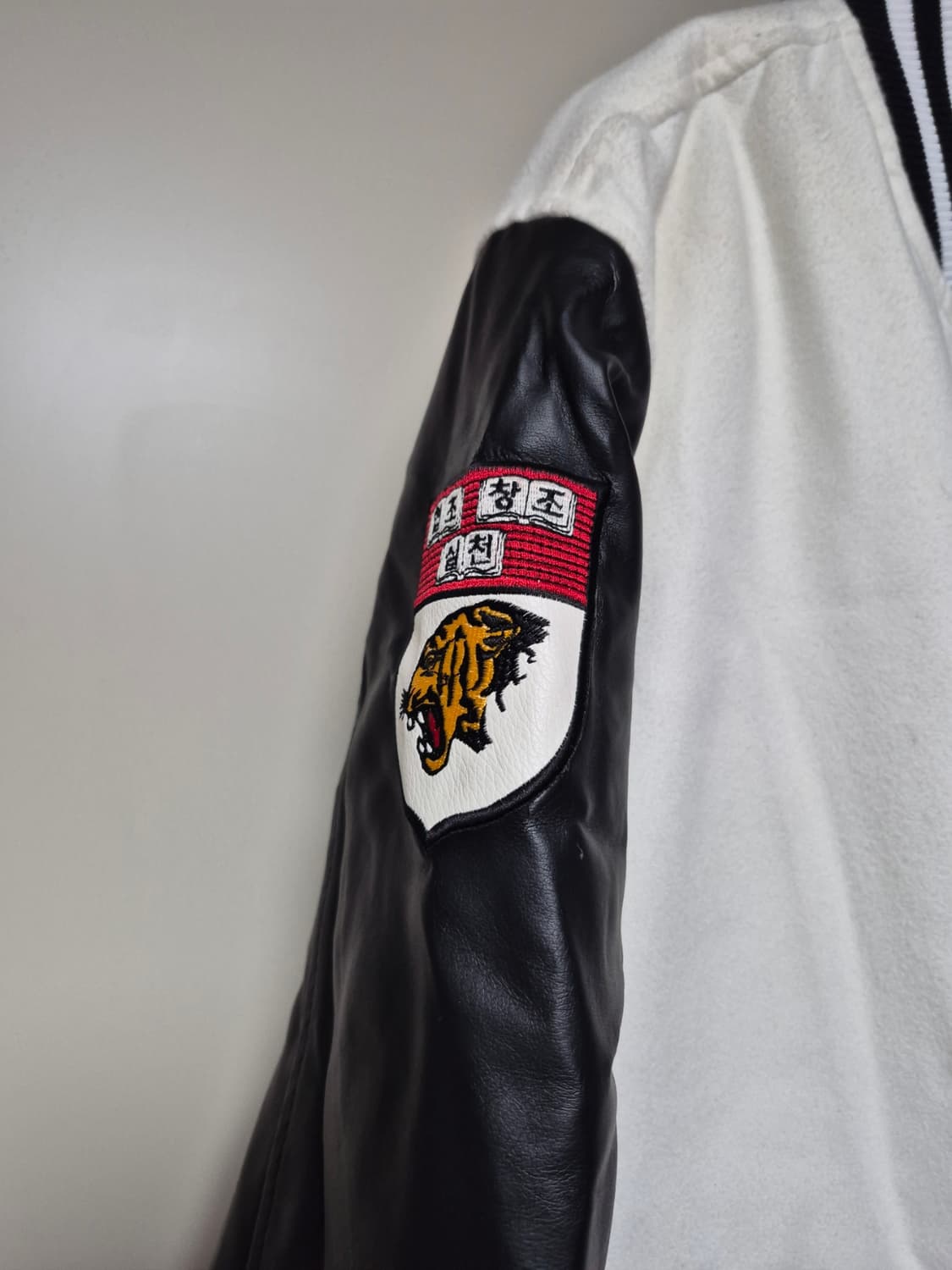 고려대학교 정품 야구잠바 100사이즈 판매합니다 상품이미지2