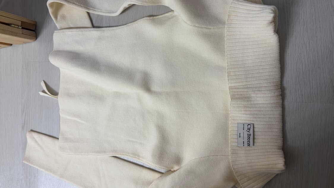 시티브리즈 오프숄더니트 상품이미지3