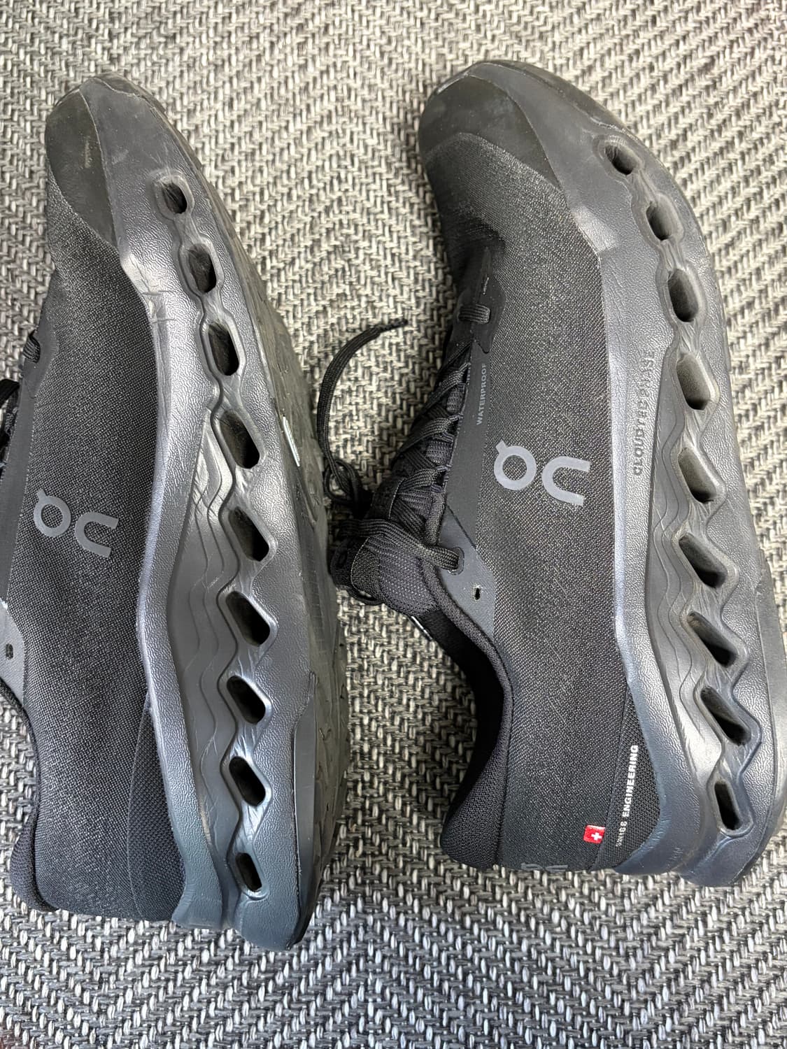 온러닝 클라우드서퍼 트레일2 워터프루프 275
 상품이미지6