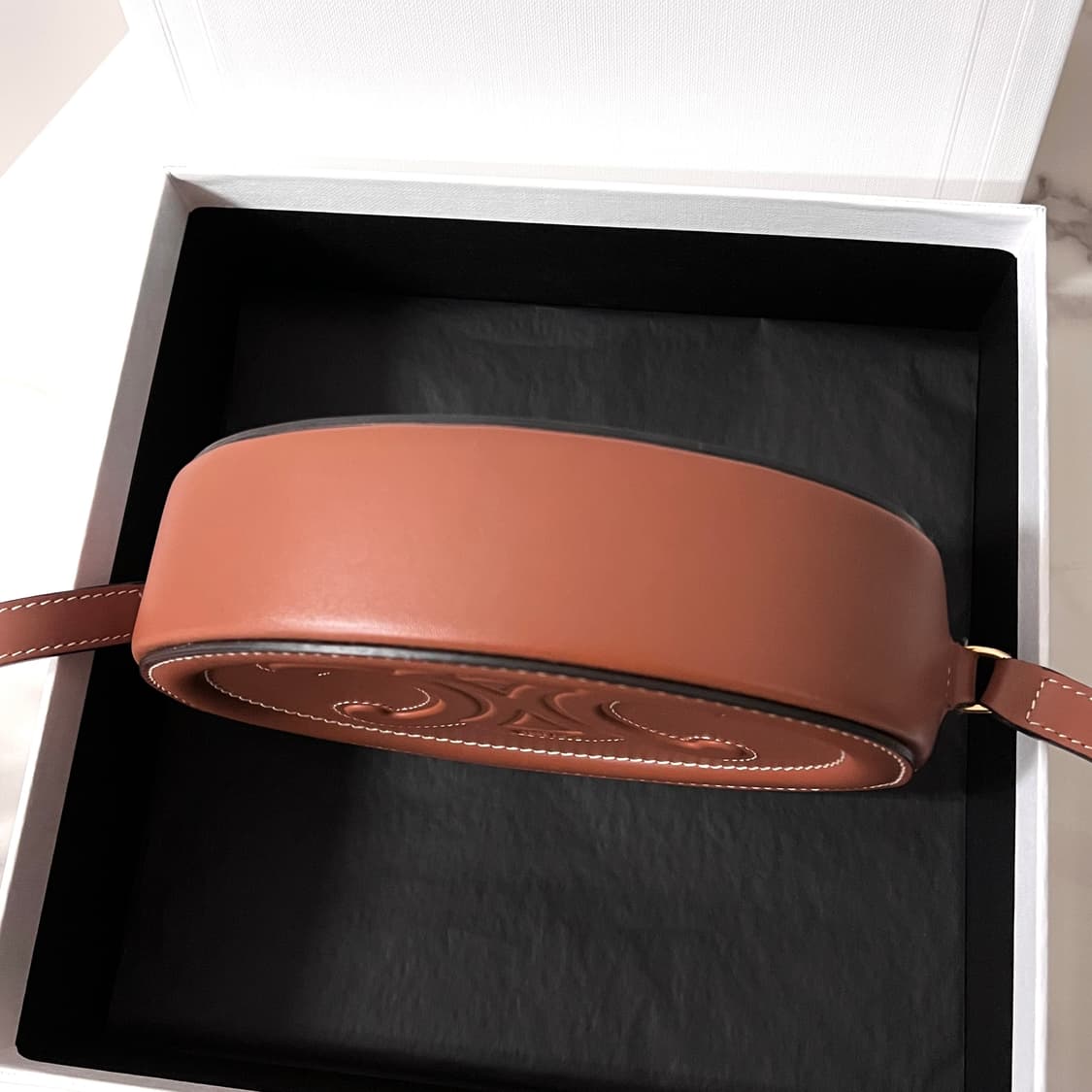 셀린느 오벌 펄스 미니 크로스백 가방 상품이미지5