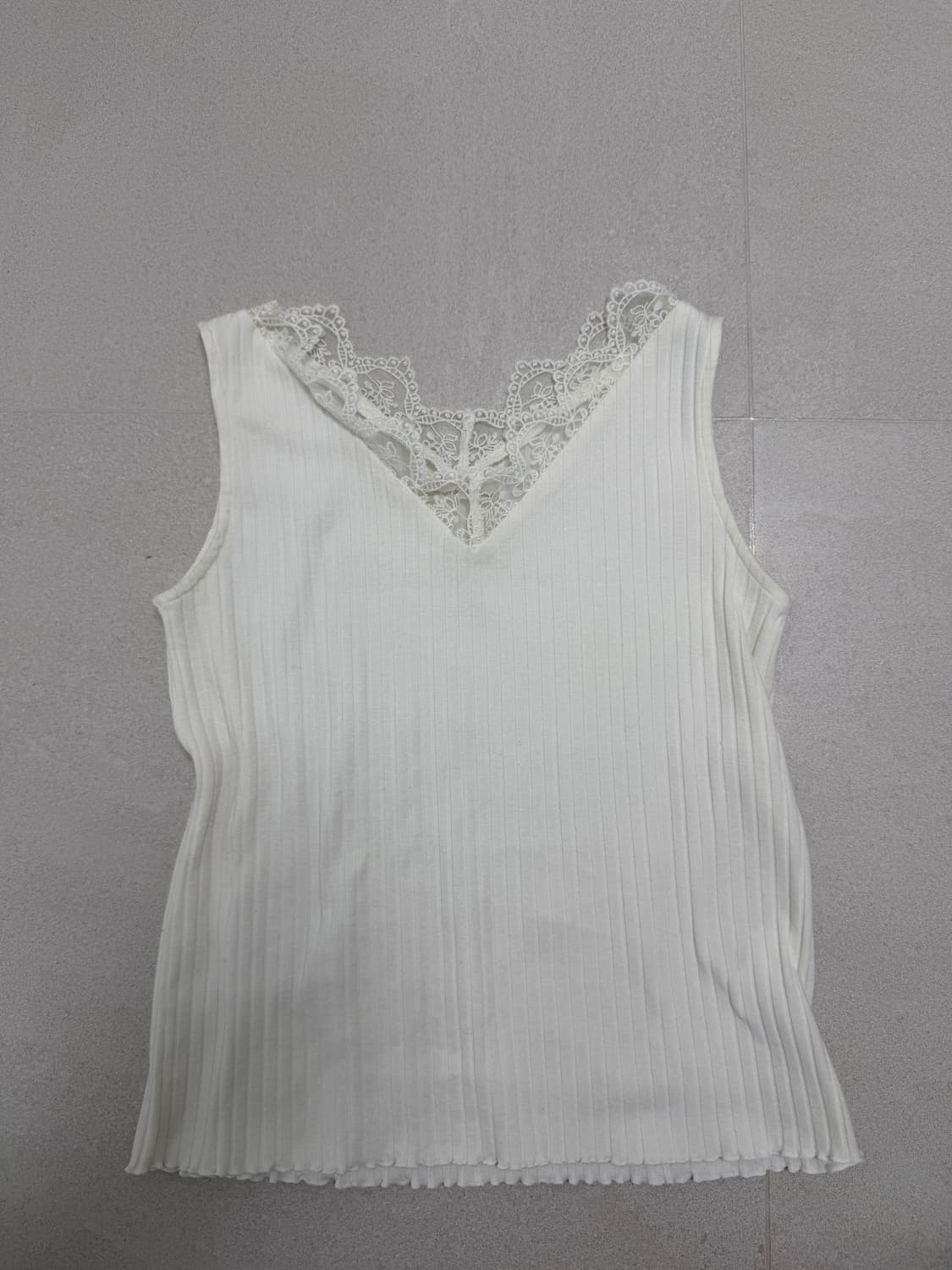 레이스 브이넥 나시  lace v sleeveles 상품이미지2
