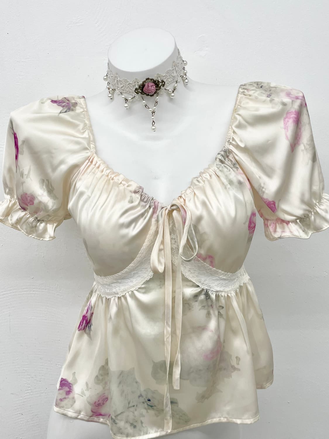 페어리 새틴 블라우스 상품이미지2