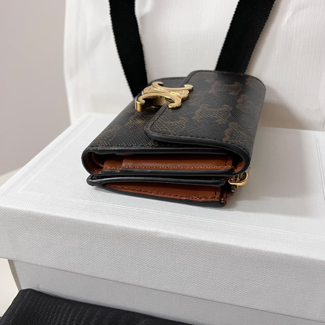 [S급/정품] 셀린느 트리옹프 여성 플랩 반지갑 상품이미지9