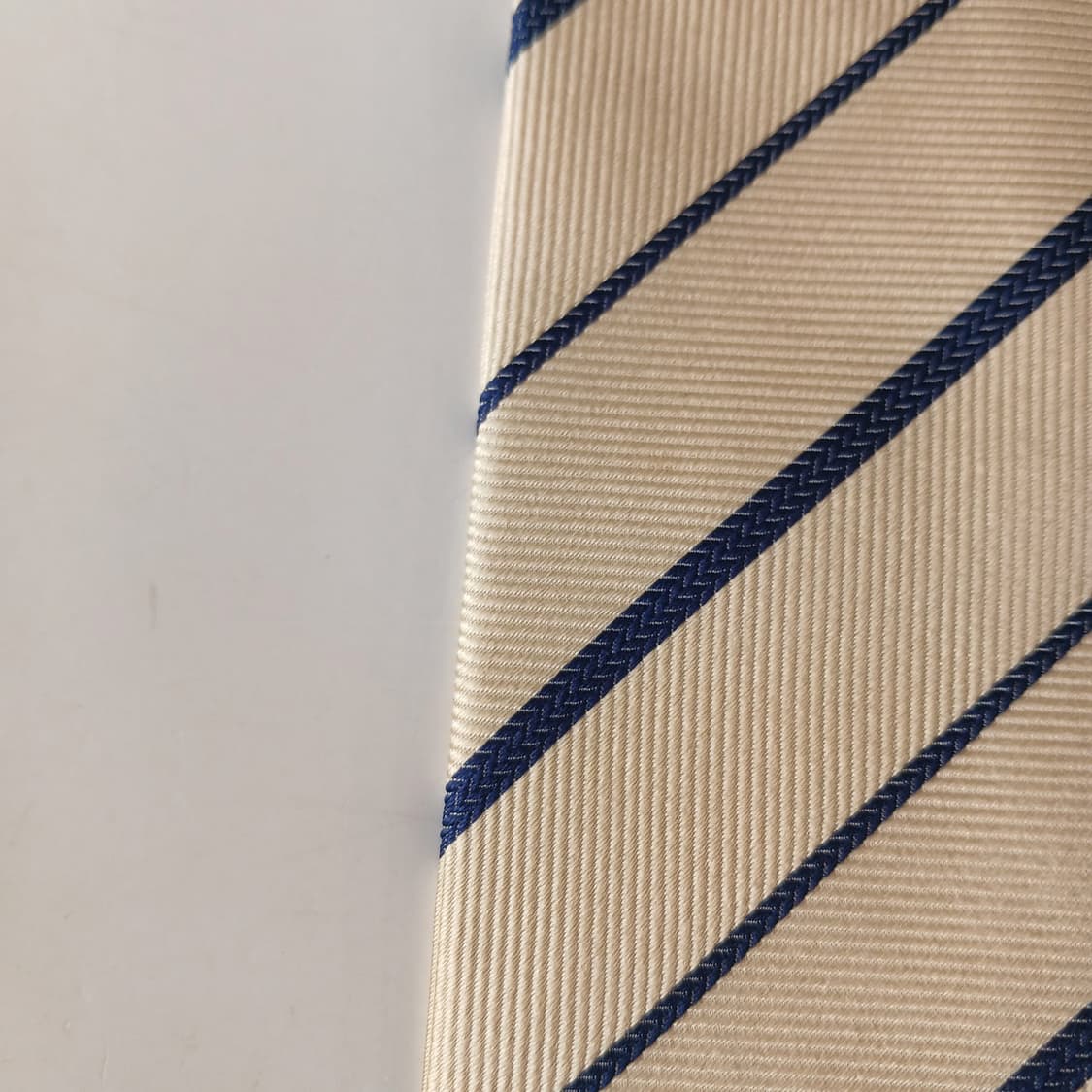 제냐 실크 베이지 스트라이프 넥타이 9.3cm A등급 A19600
 상품이미지7