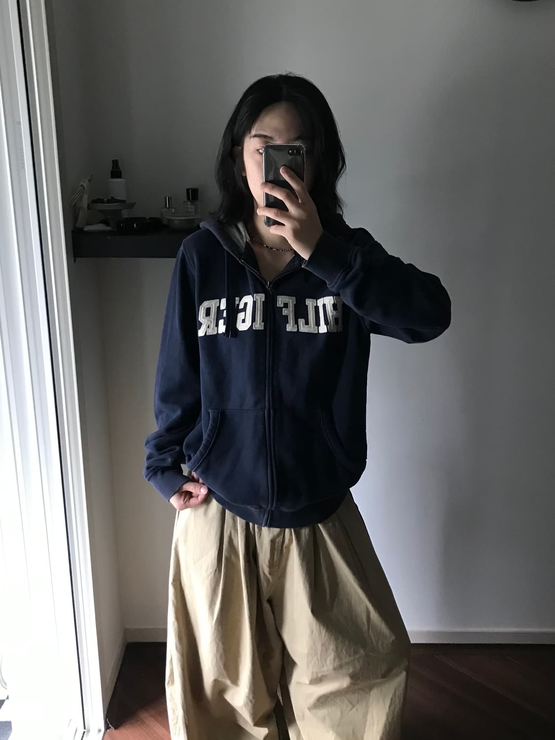타미힐피거 중앙 스펠아웃 로고 네이비 후드집업 상품이미지1