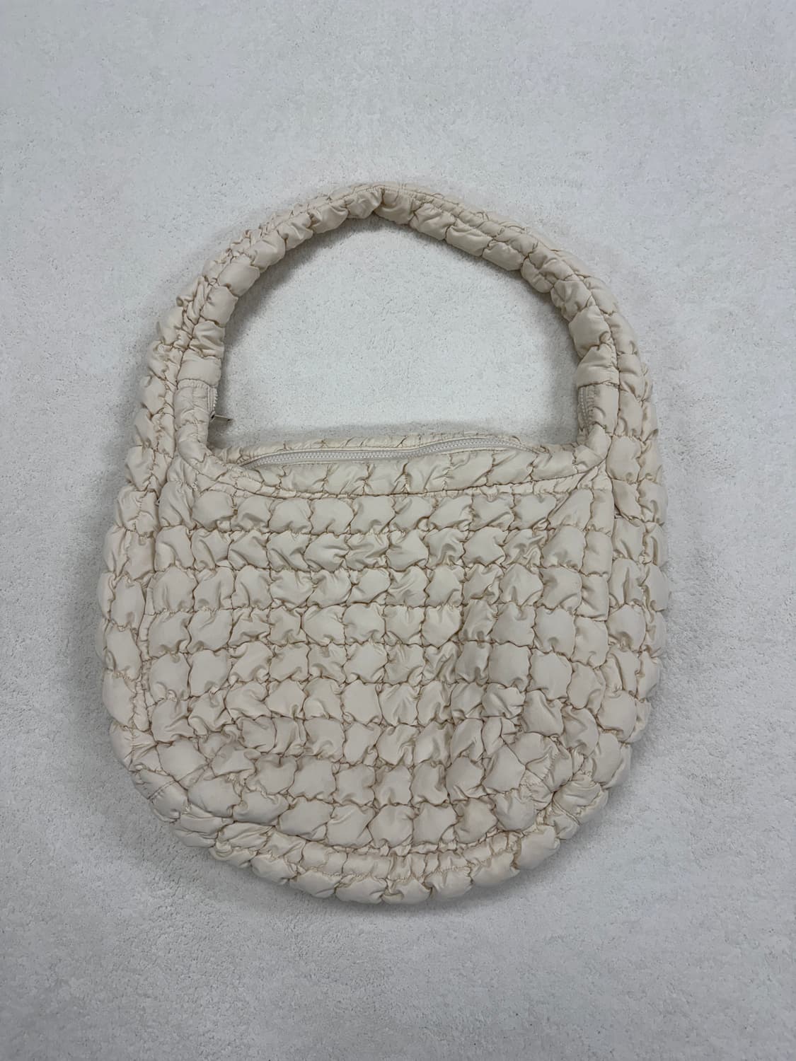 COS 퀼티드 구름백 오버사이즈 상품이미지1