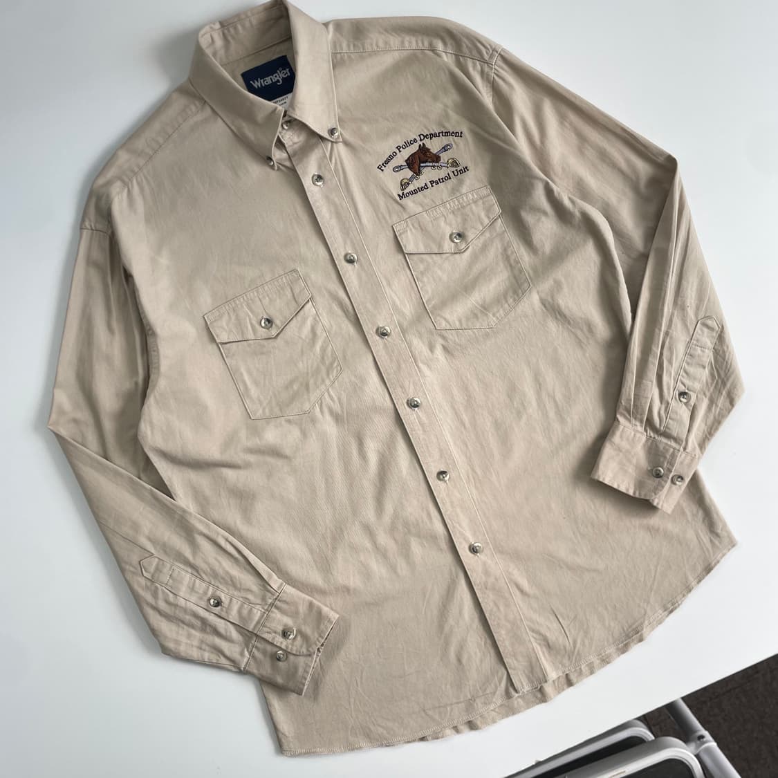Wrangler  랭글러 자수 베이지 투포켓 워크셔츠 상품이미지2