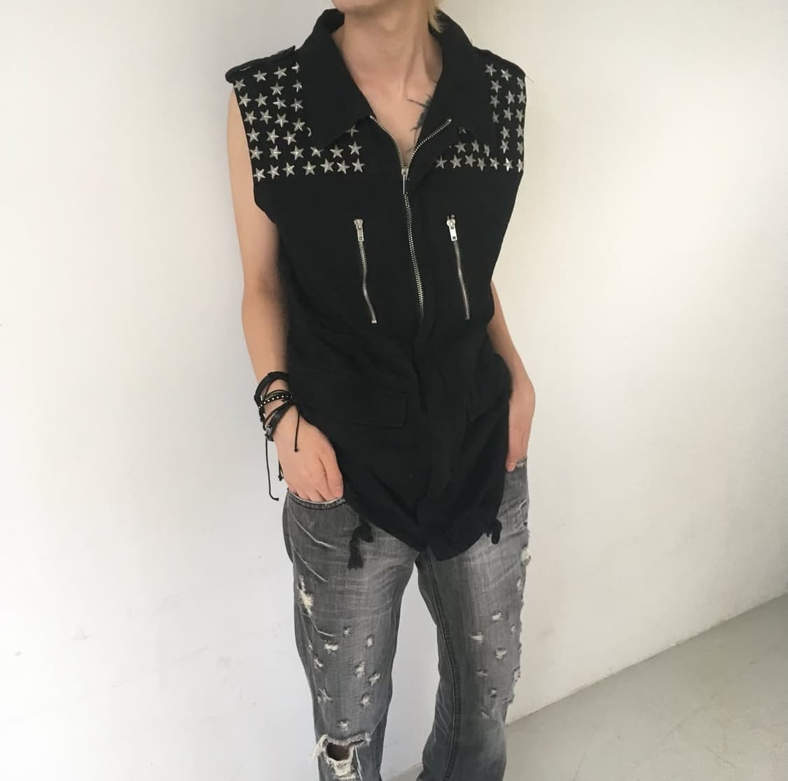 glad news star studded sleeveless jacket 상품이미지1