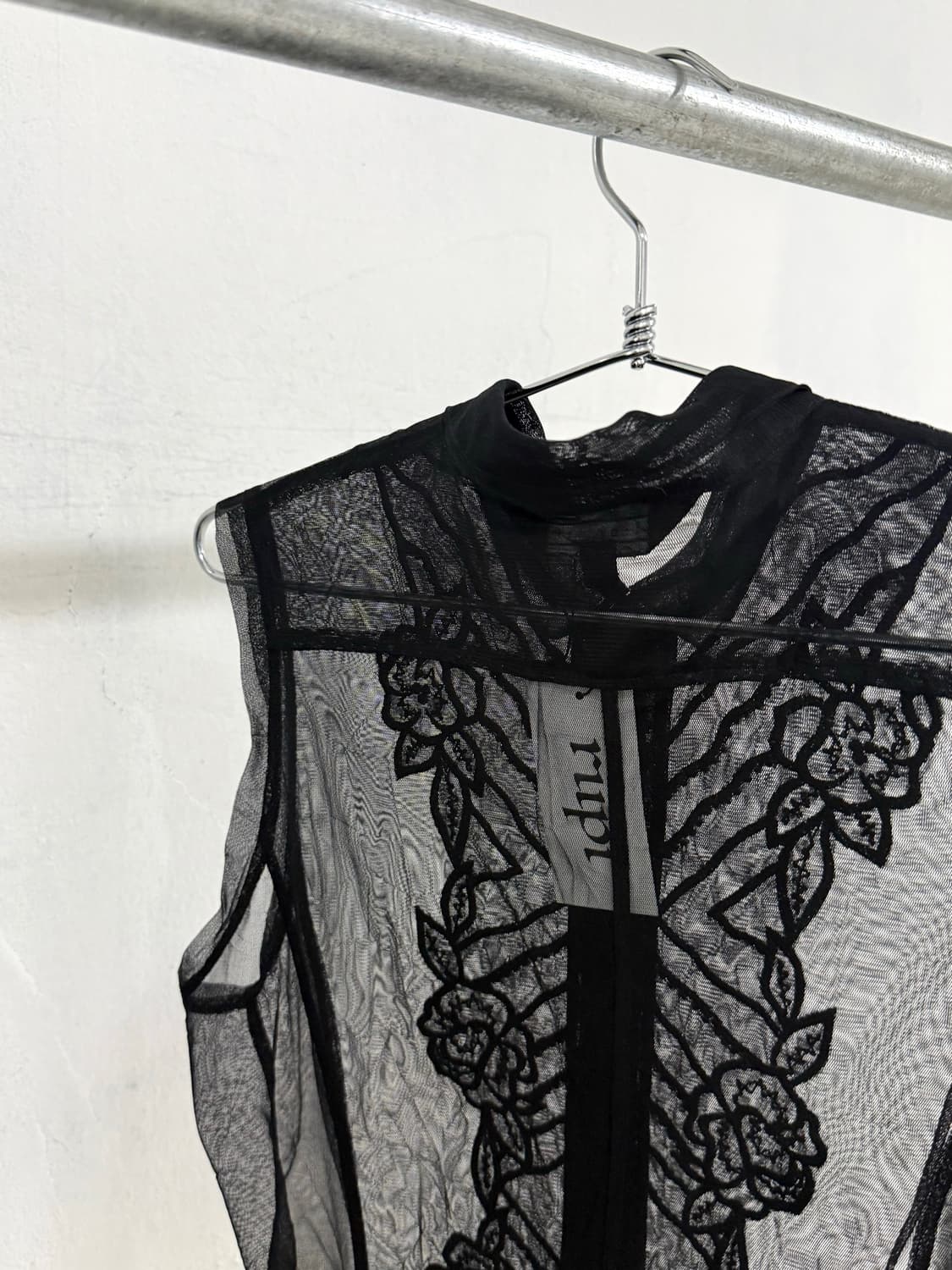 Black See-Through Mesh Sleeveless Shirt 상품이미지9