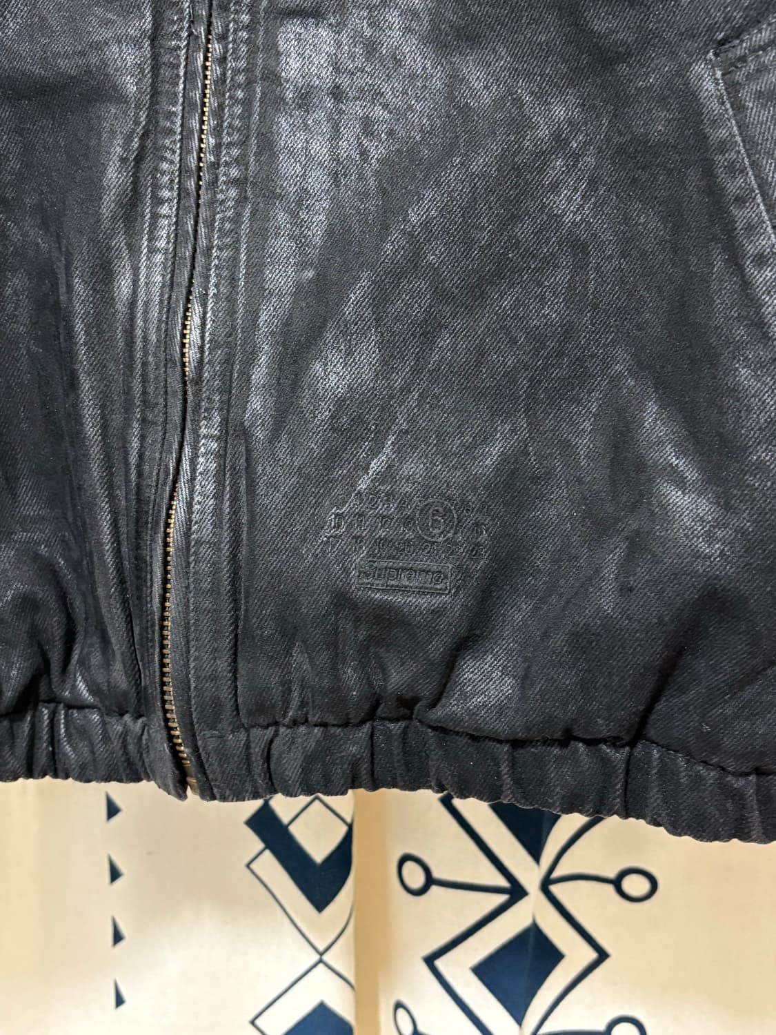 슈프림 x MM6 메종 마르지엘라 포일 후드 워크 자켓 블랙 상품이미지5