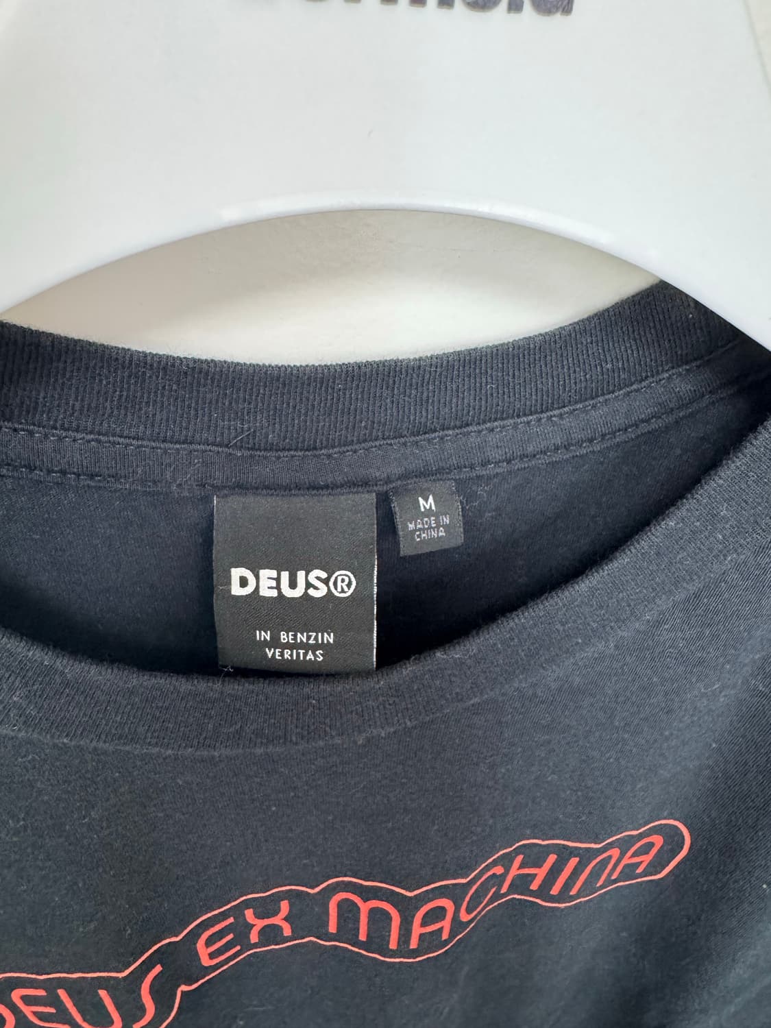 데우스 블랙 반팔 티셔츠 상품이미지3