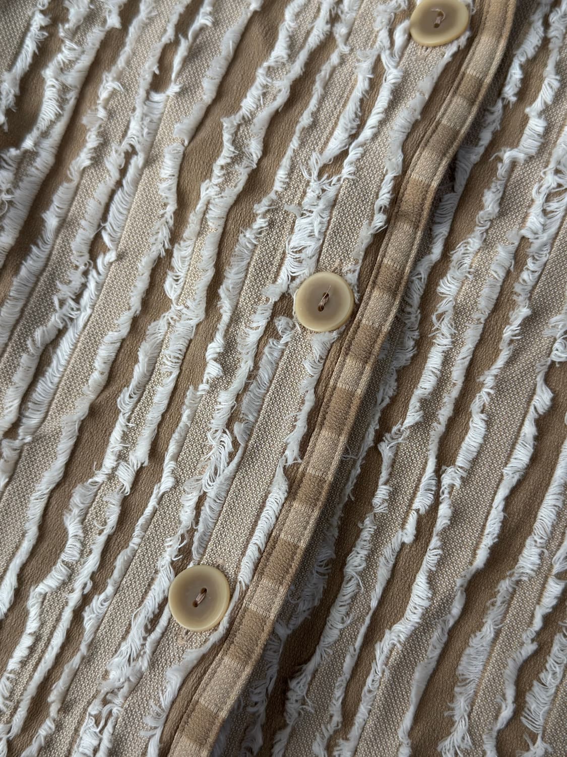 입체 프린지 디테일 스트라이프 반팔 셔츠 상품이미지2