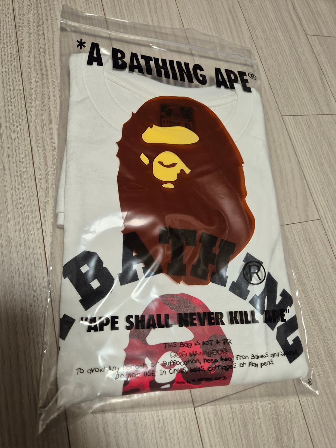 베이프 칼리지 로고 레드카모 XL 미개봉 팝니다 상품이미지2