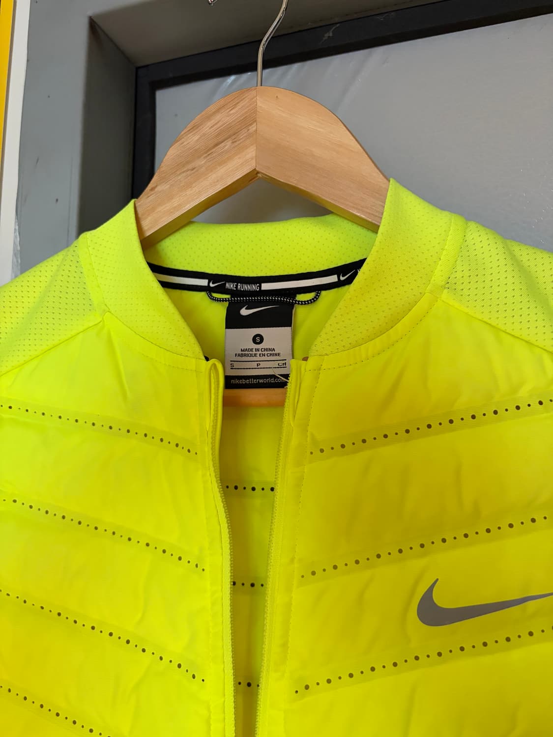 나이키 에어로로프트 경량 베스트 상품이미지3