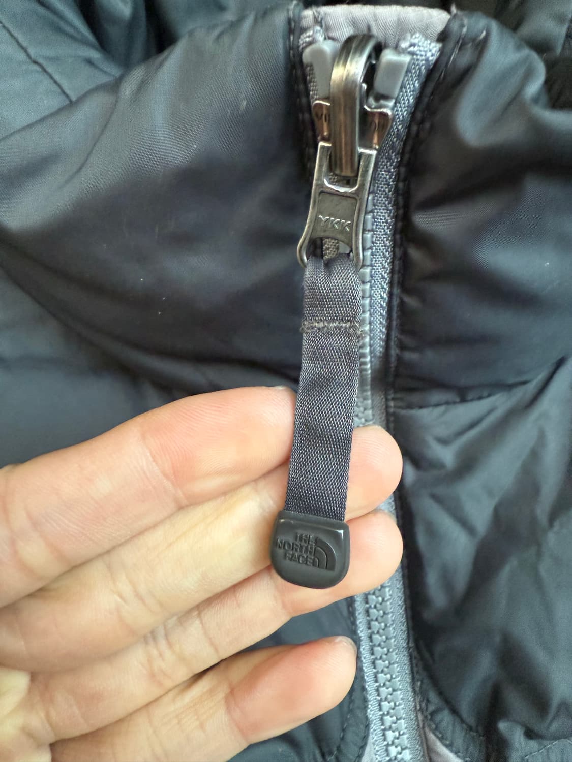 노스페이스 회색/검정 패딩 상품이미지4