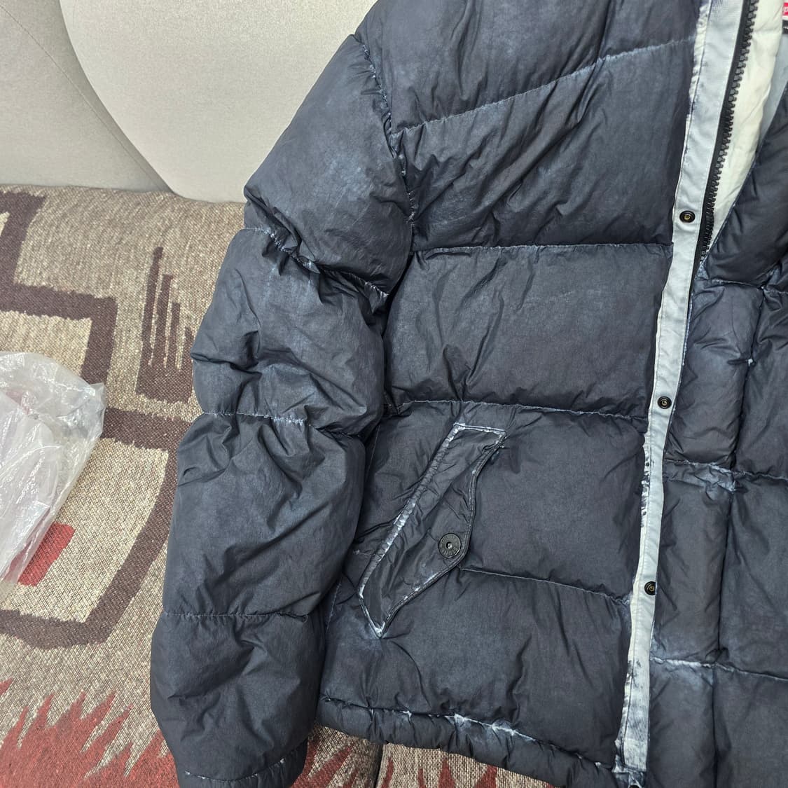 슈프림 스톤아일랜드 페인팅 크링클 다운 패딩 L사이즈 상품이미지2