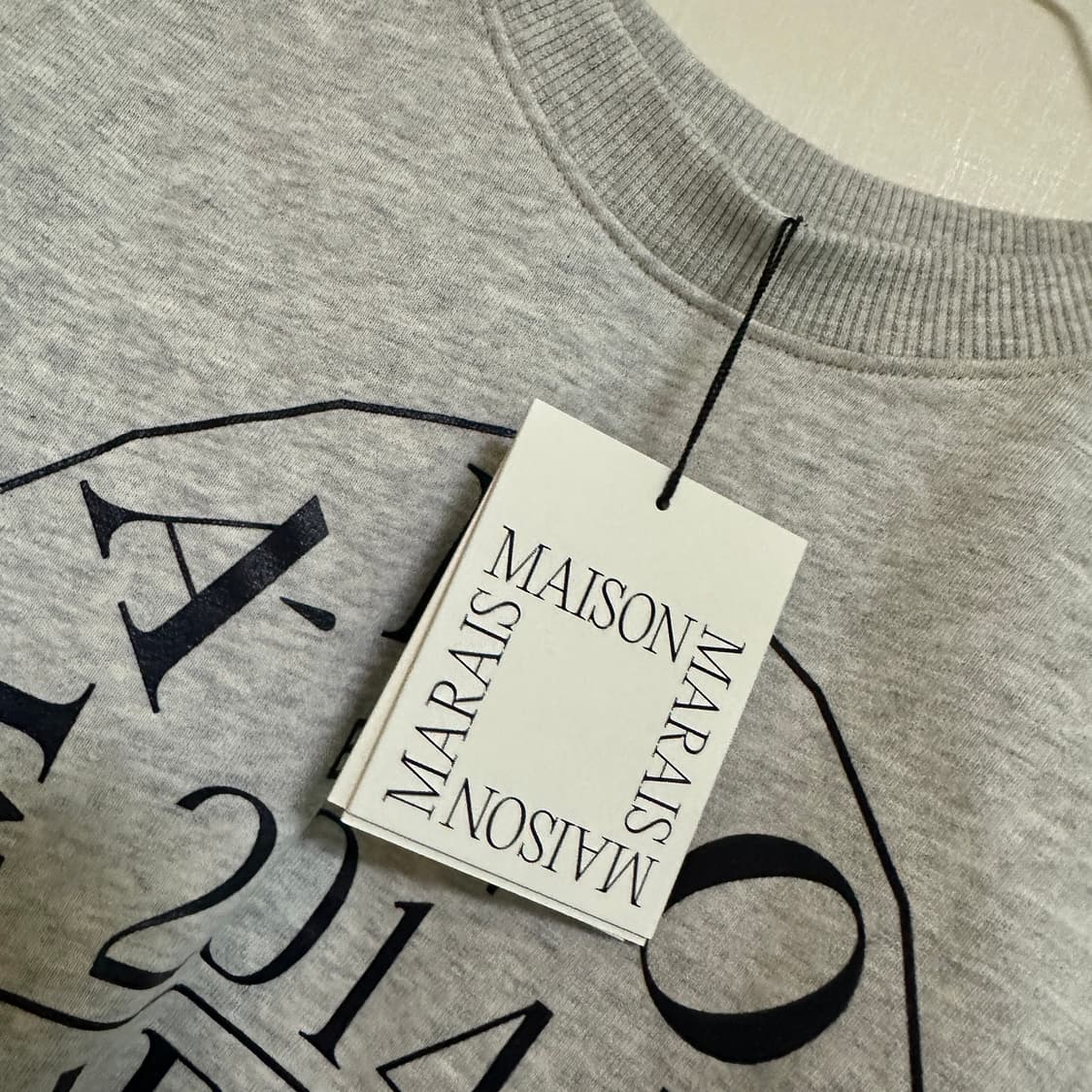 [새상품] MAISON MARAIS 크롭 맨투맨 상품이미지8