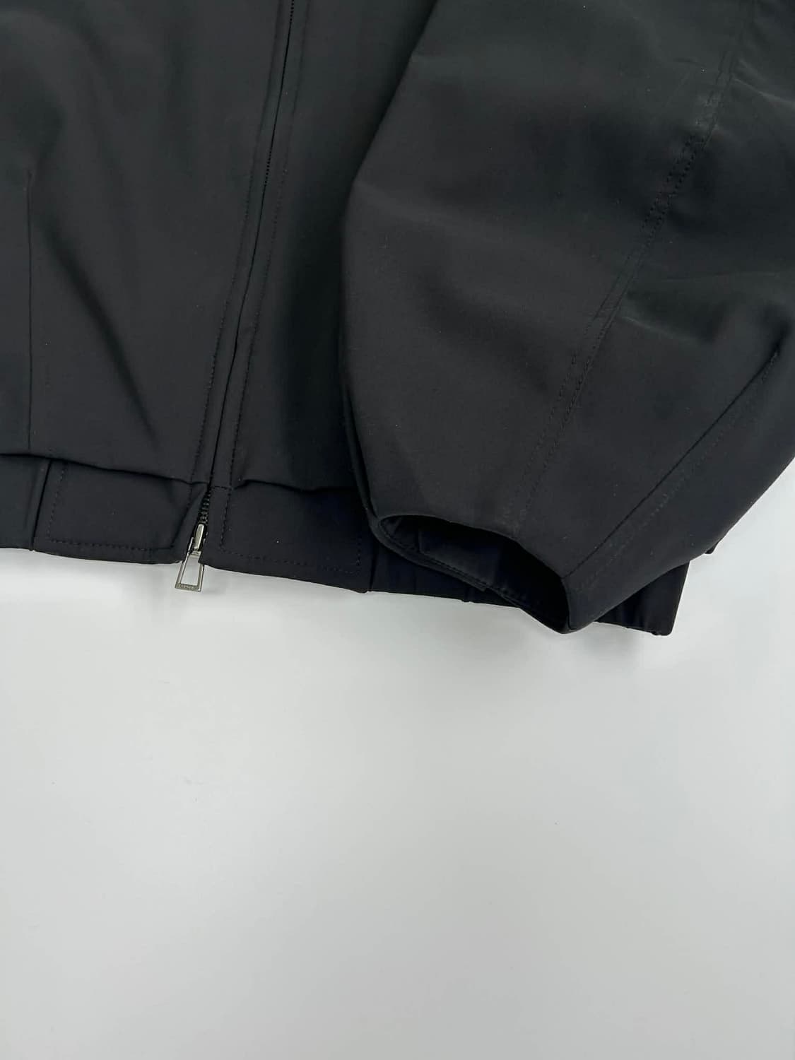 [95] 송지오 컬렉션 24ss 볼륨 다트 하이넥 점퍼 블랙 자켓 상품이미지10