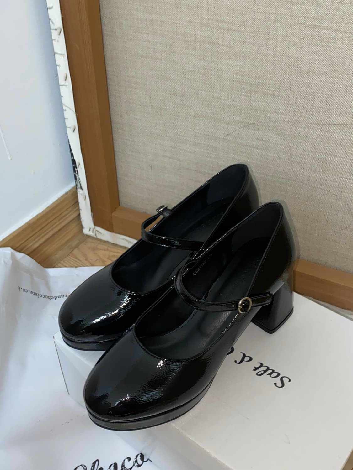 솔트앤초콜릿 라운드 토 메리제인 블록 힐 펌프스 상품이미지2