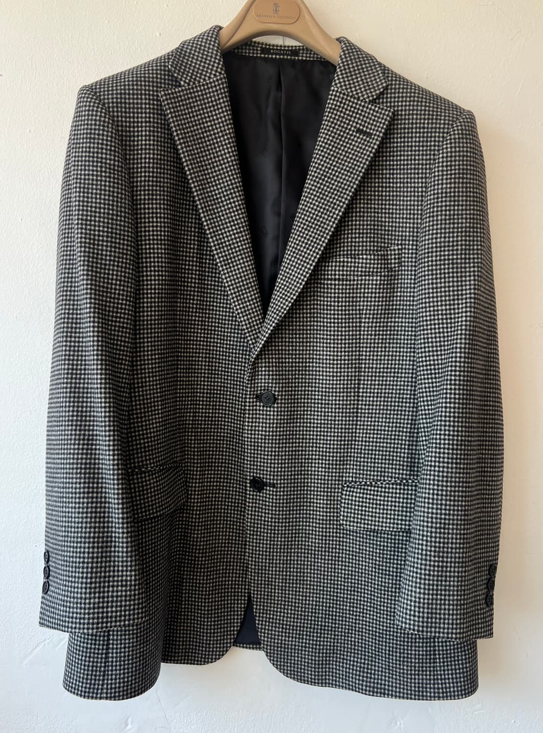 로가디스 남성 블랙 투스체크 울캐시미어 싱글자켓

 상품이미지1