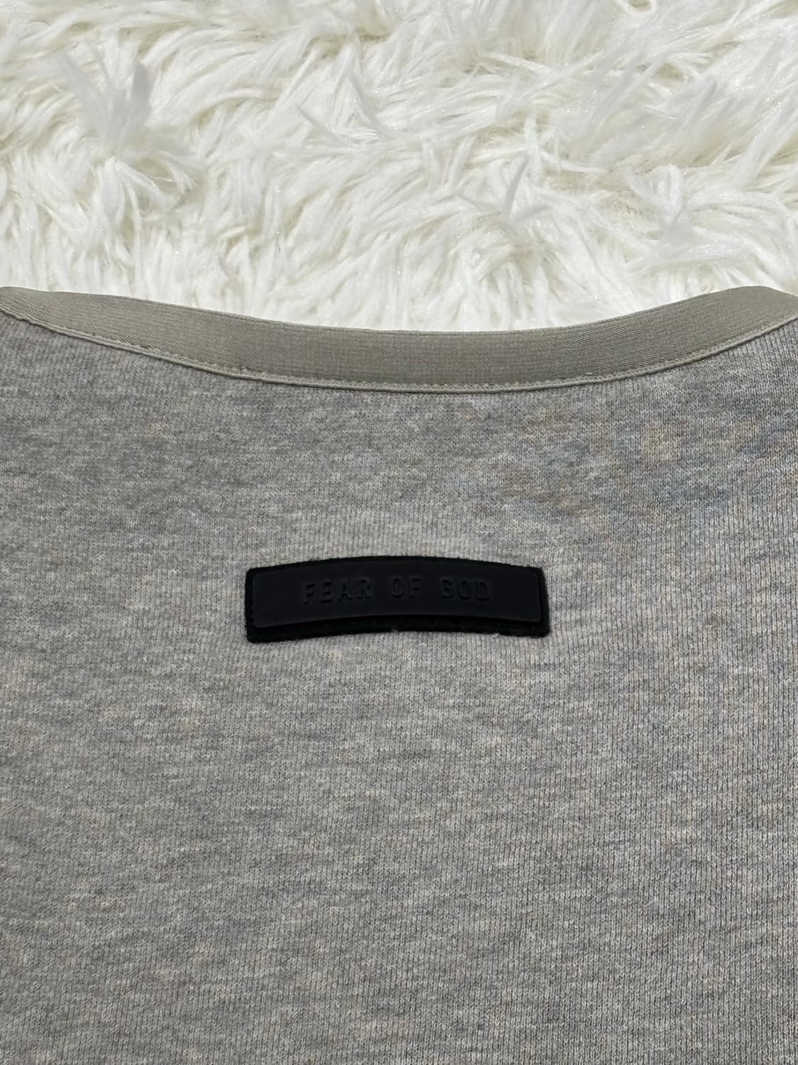 에센셜 그레이 맨투맨 상품이미지8